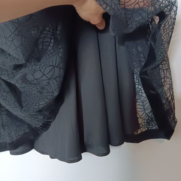 Hell Bunny Tulle Skirt Womens Sz S Black Gothic Spider Web Goth Whimsy Edgy NWT - Picture 4 of 9